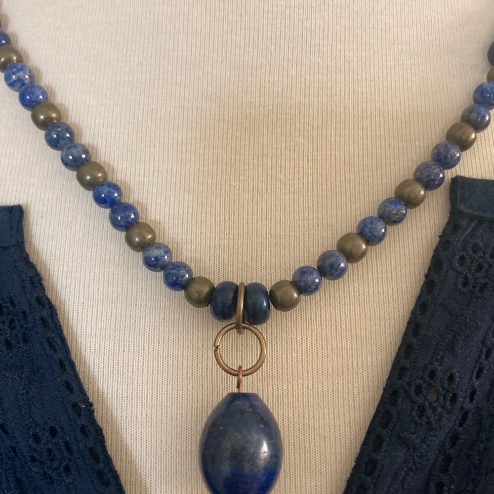 Gorgeous lapis and brass bead necklace - Picture 2 of 4